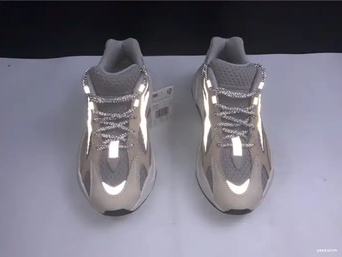 V2 Yeezy Boost Adidas GY7924 700 Cream Cream 0624